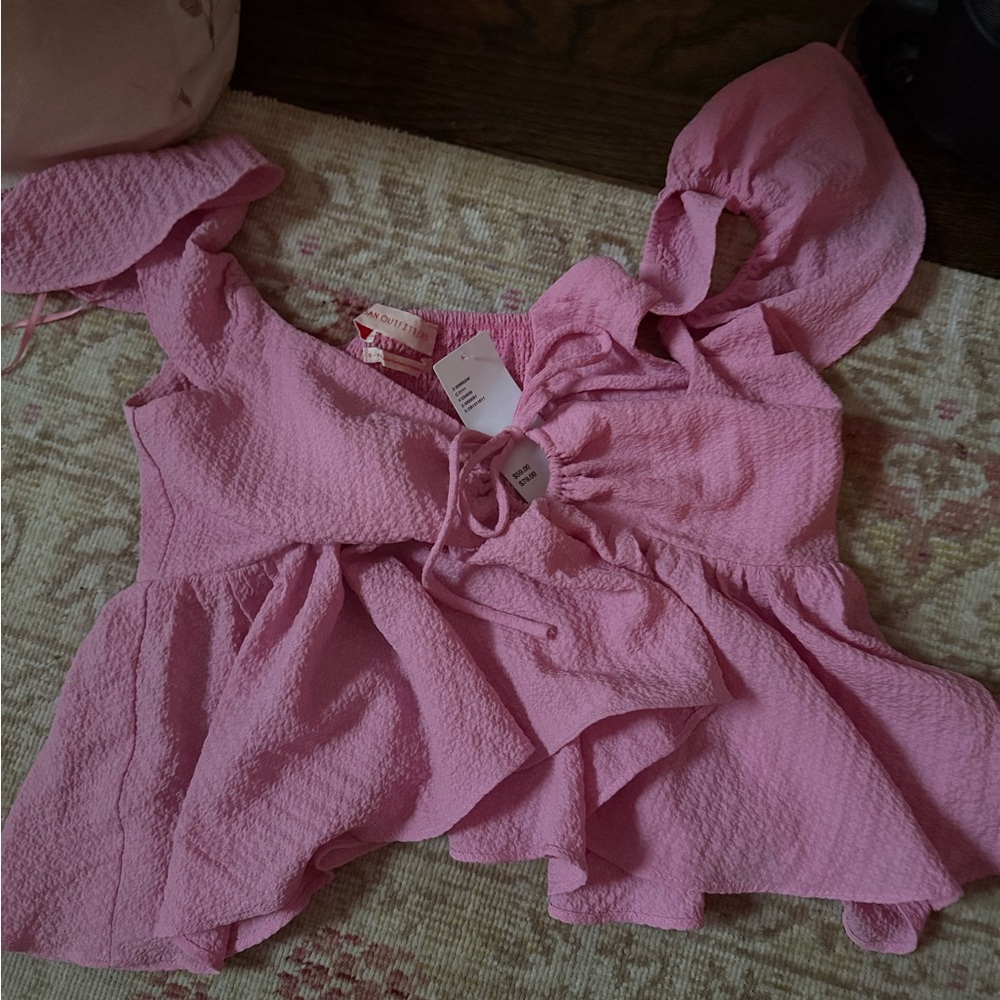 urban outfitters pink top